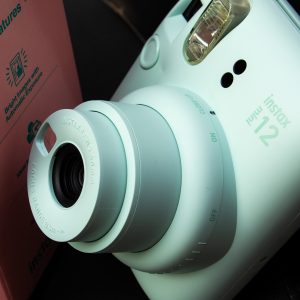 Instax Mini 12 con película