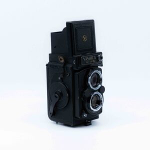 Yashica Mat-124G